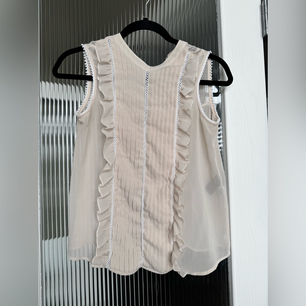Nisse Beige Sleeveless Blouse with Pleated Ruffles